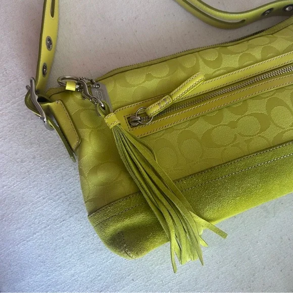 A055-9363 Coach SoHo rare Lime Green Shoulder Bag - Picture 7 of 8